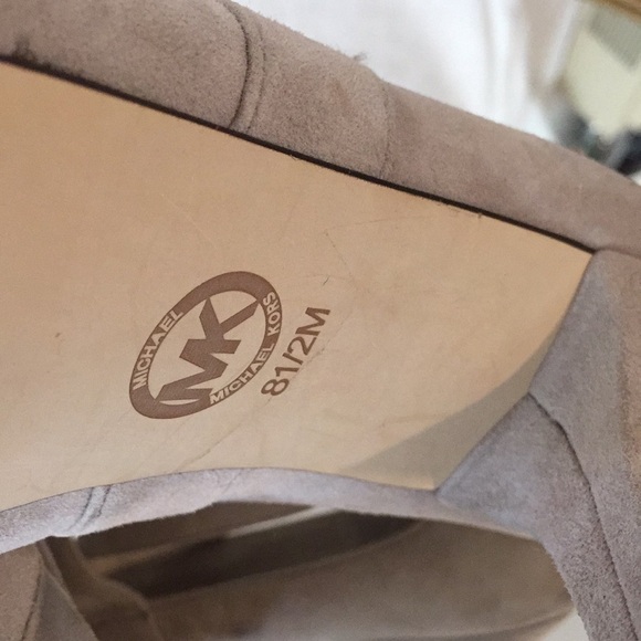 Michael Kors Criss Cross open Toe Pumps - Picture 7 of 10